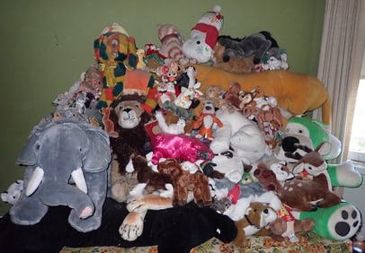 Large Lot of Stuffed Animals & Sofa