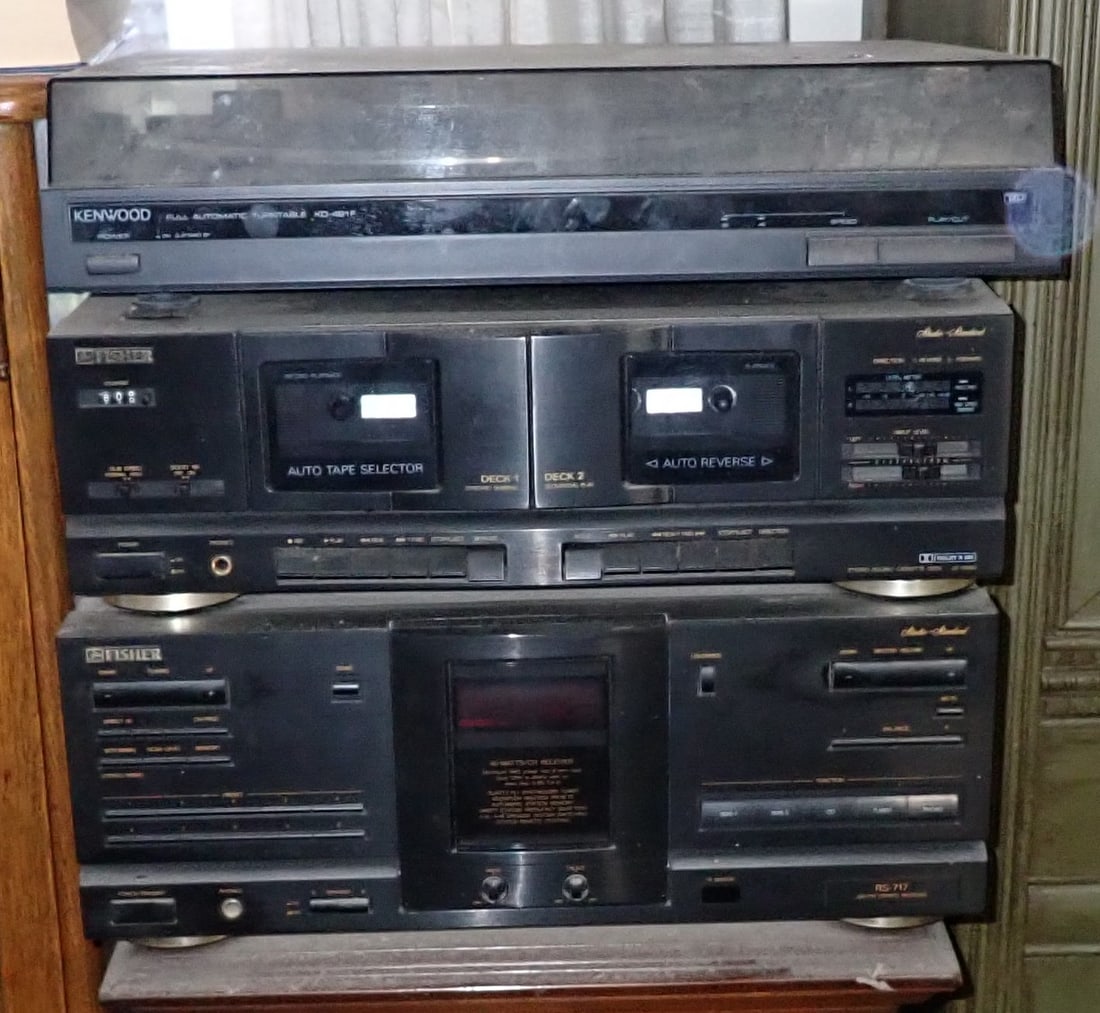 Kenwood Turntable Fisher Cassette Player (1 of 3)