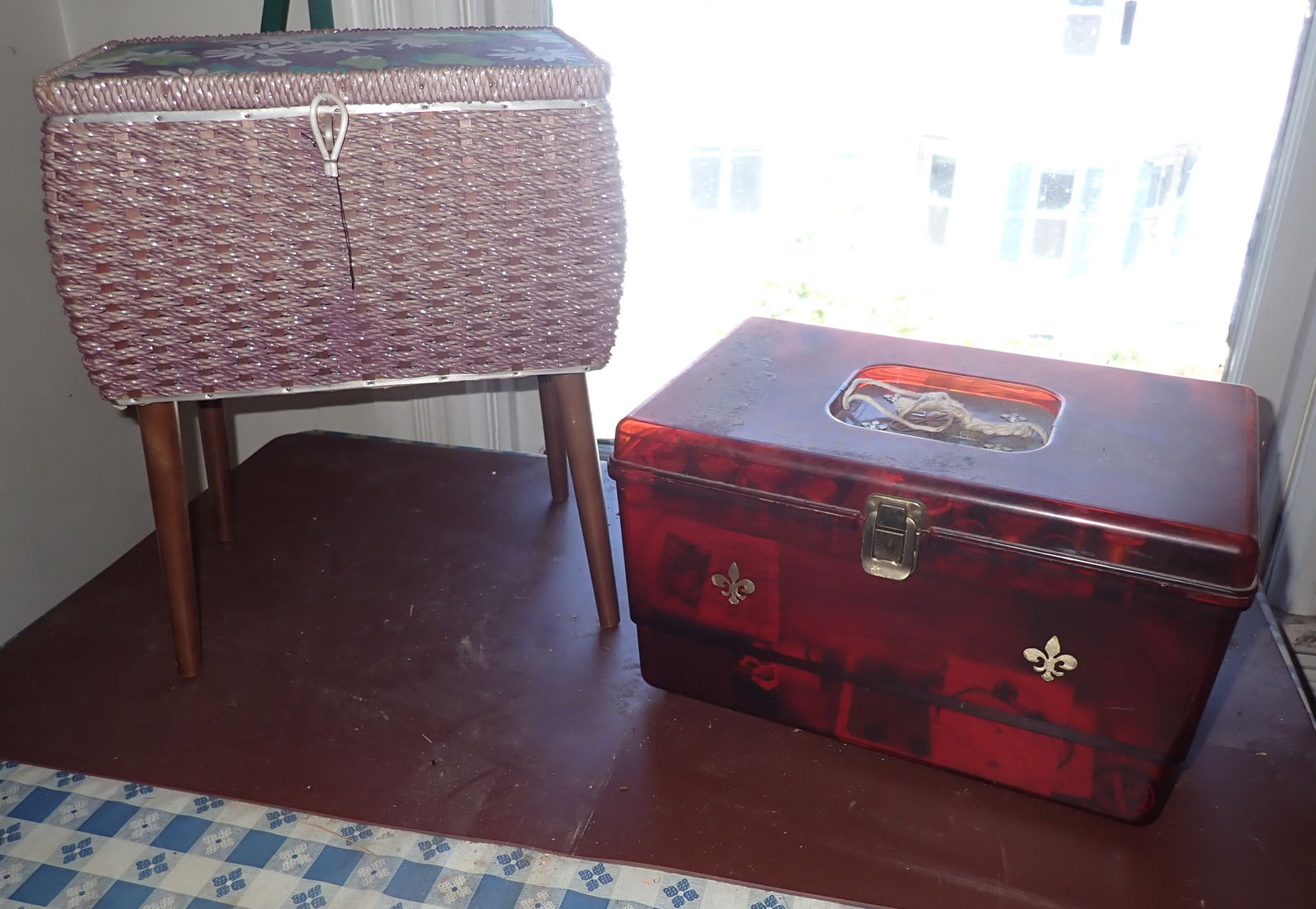 Sewing Box & Scovill Dritz Sewing Basket: Sewing basket is approx 9" x 14" x 16". No in house shipping ! Buyer to remove from second floor.