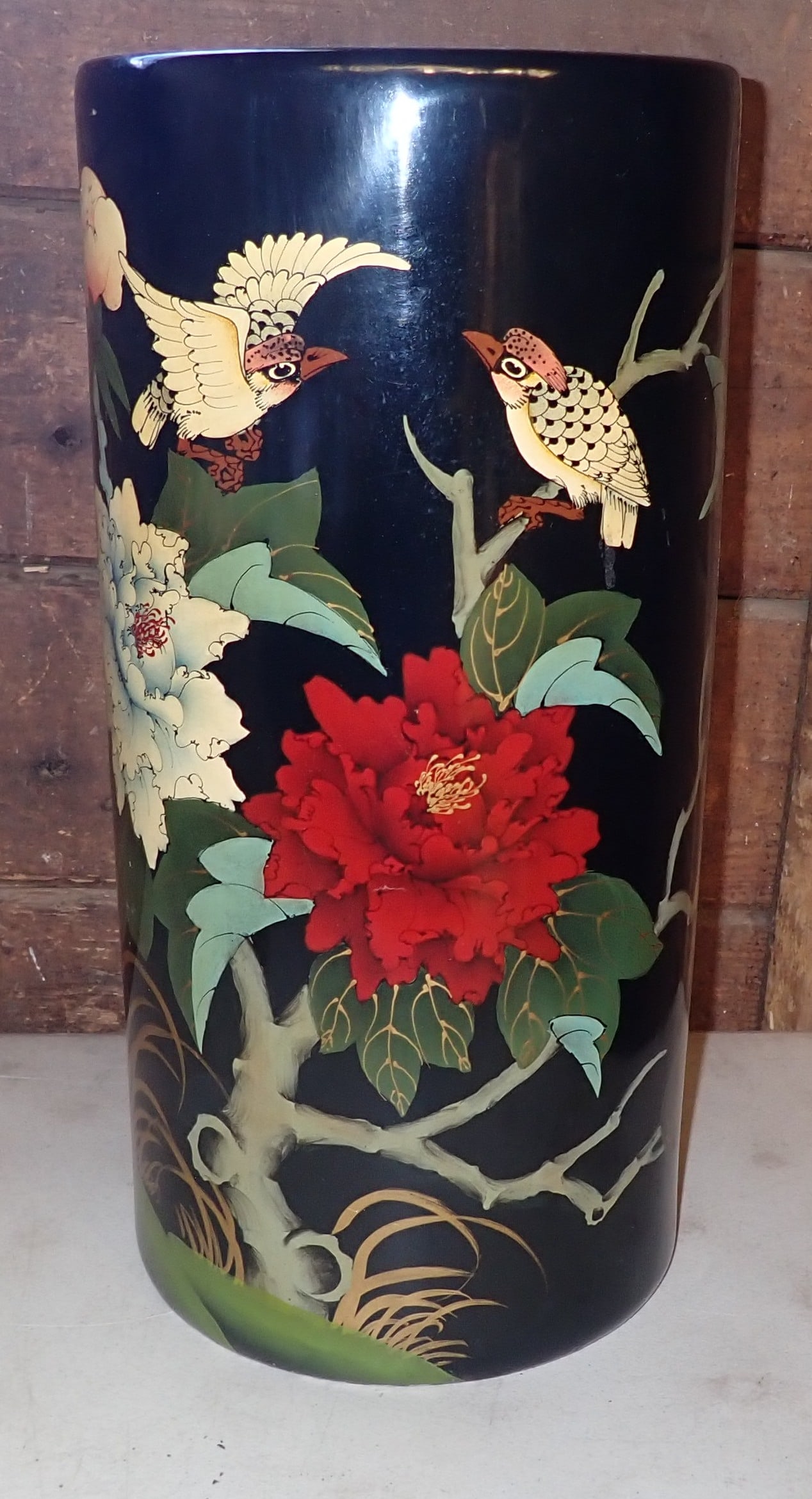 Asian Porcelain Umbrella Stand: Approx 9" in diameter and 18 1/2" tall. No in house shipping !