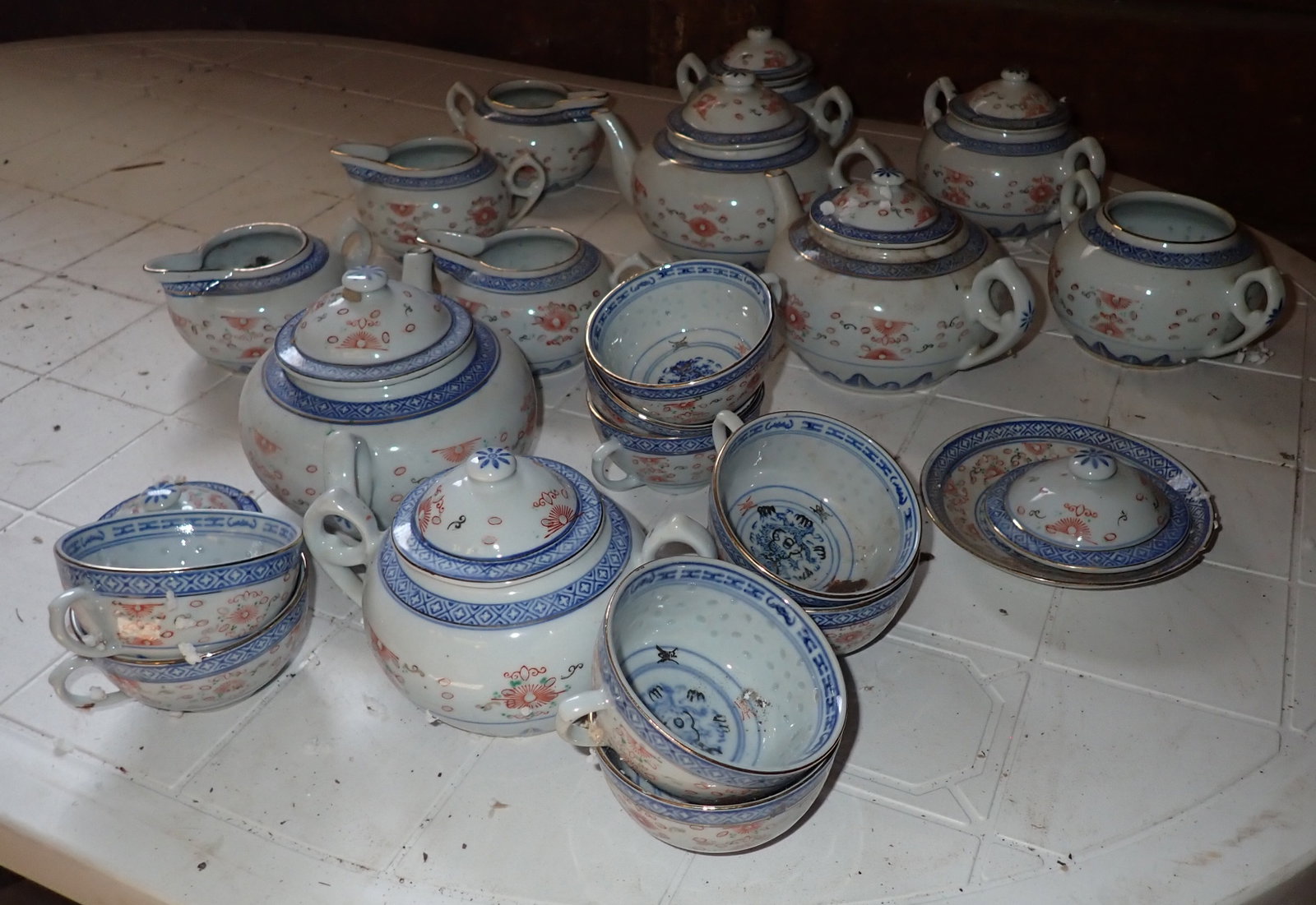 Chinese Porcelain Teapots Creamers Sugars & Misc: NO in house shipping !
