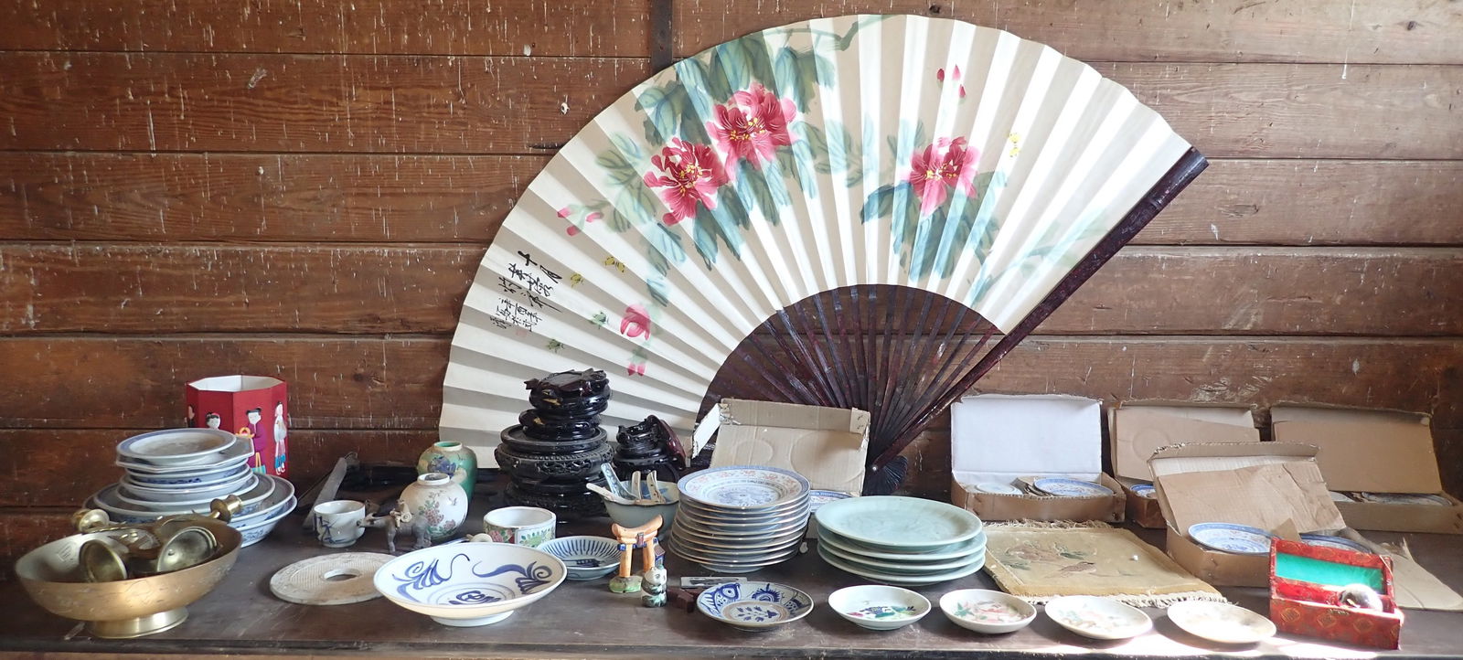 Chinese / Japanese Porcelain , Brassware , & Misc (1 of 19)