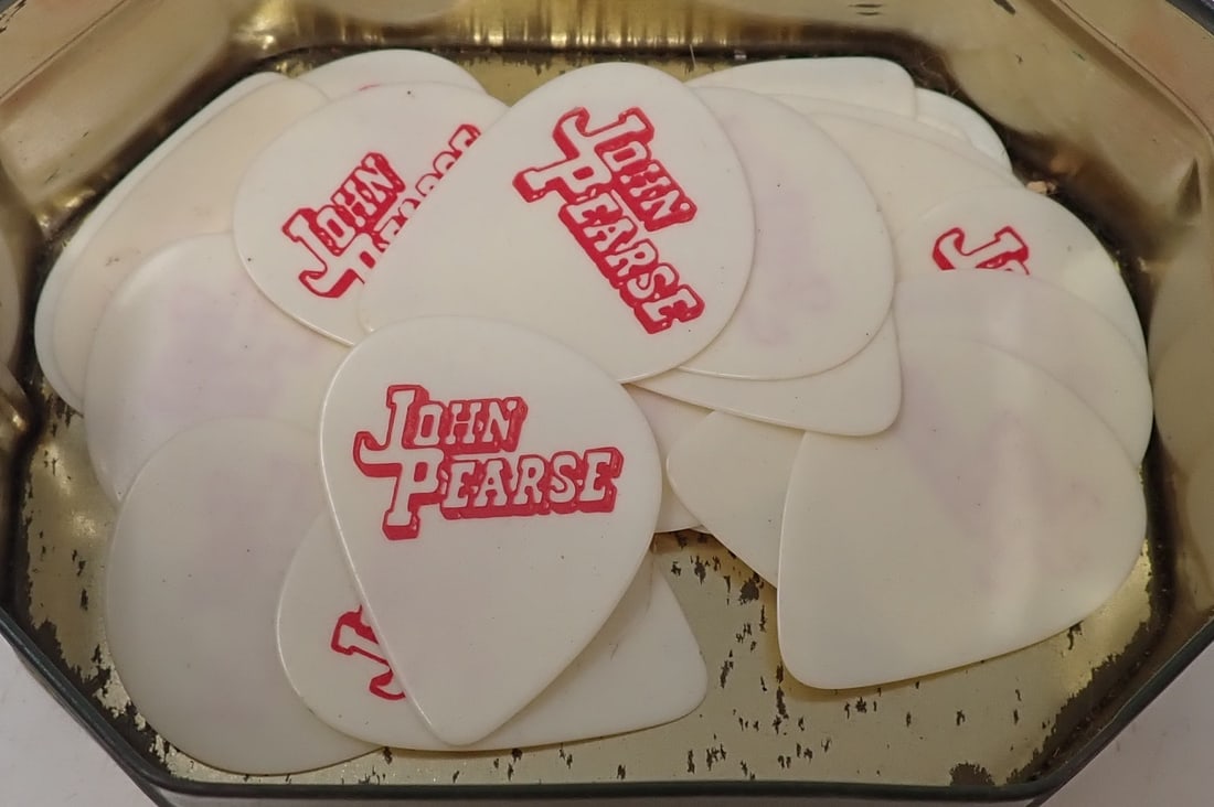 25 John Pearse Guitar Picks: Shipping available