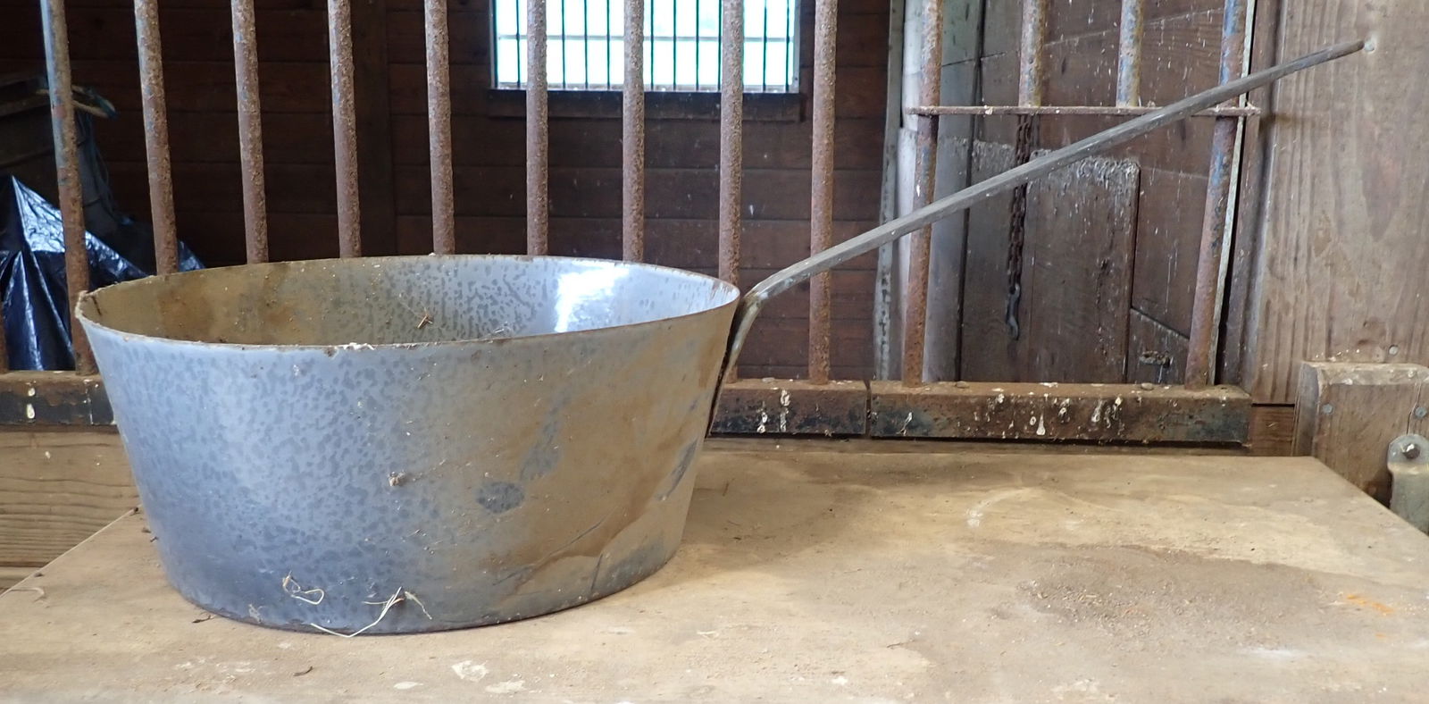 Agateware Pots (1 of 8)