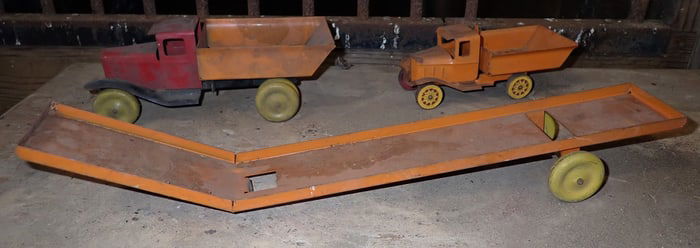 Wyandotte Dump Trucks & Trailer