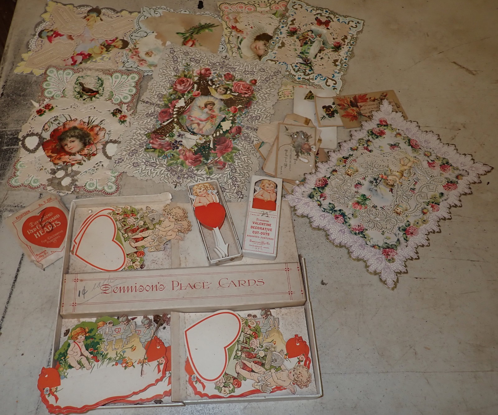 Dennison's Valentines Day Place Cards & Cutouts: Shipping available