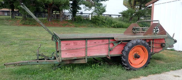 New Idea Manure Spreader