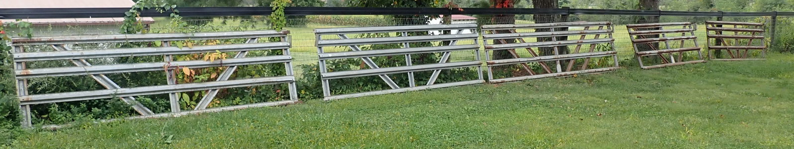 5 No Sag Gates: There are (2) 9'8" , (1) 13'8", & (2)11'8". No in house shipping ! Bring help to remove !