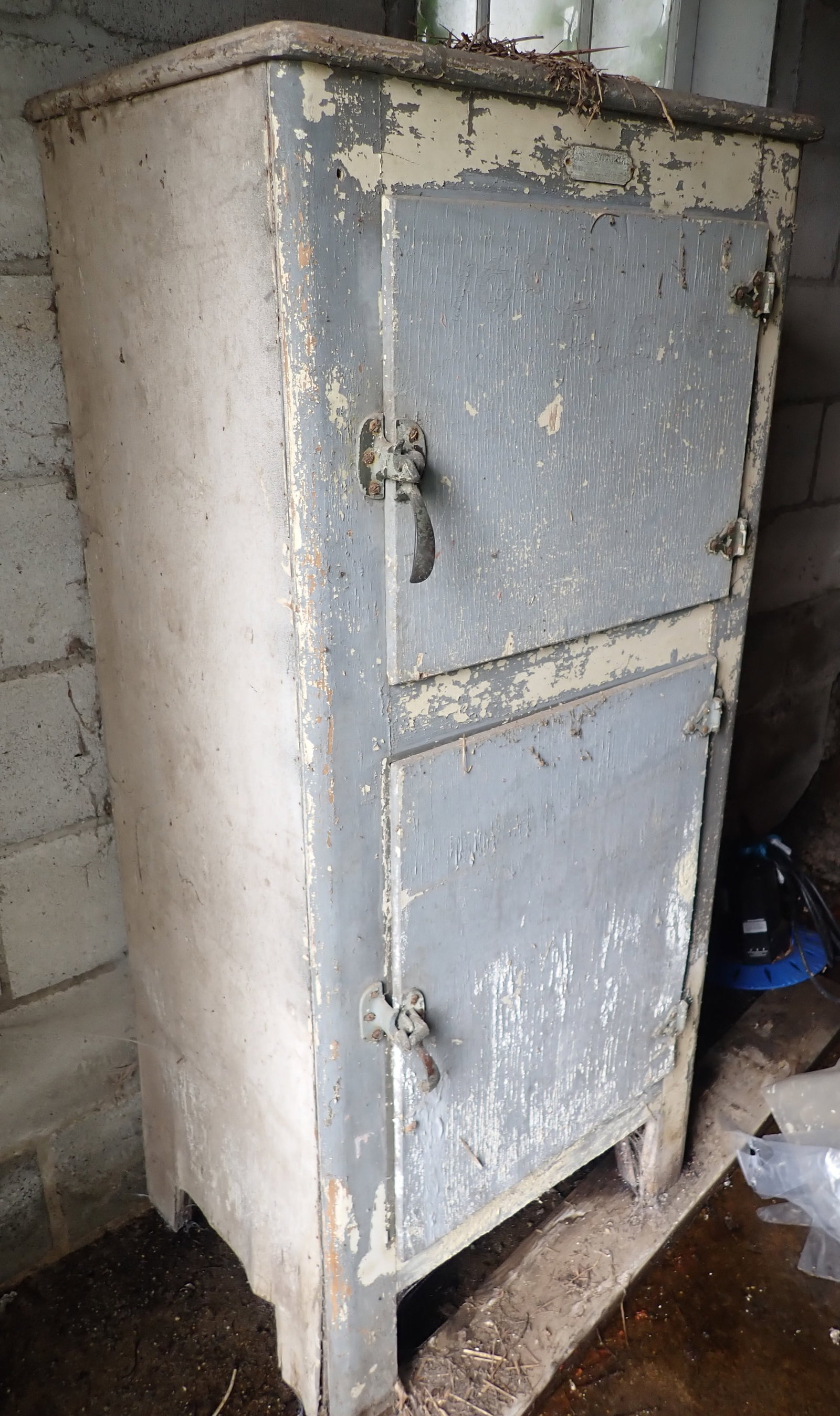 Ice Box , Wine Press , & Crock: Take what you want and leave the rest. No in house shipping !