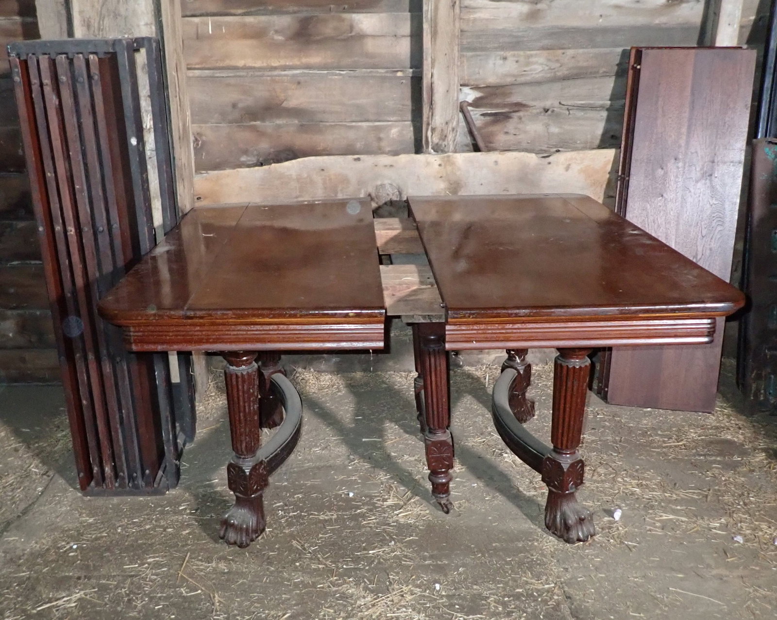 Extension Table w/ Claw Feet & 9 Leaves: It is approx 48" x 48" . Comes with (9) 14" leaves. No in house shipping ! Pick up AFTER 1 pm only !