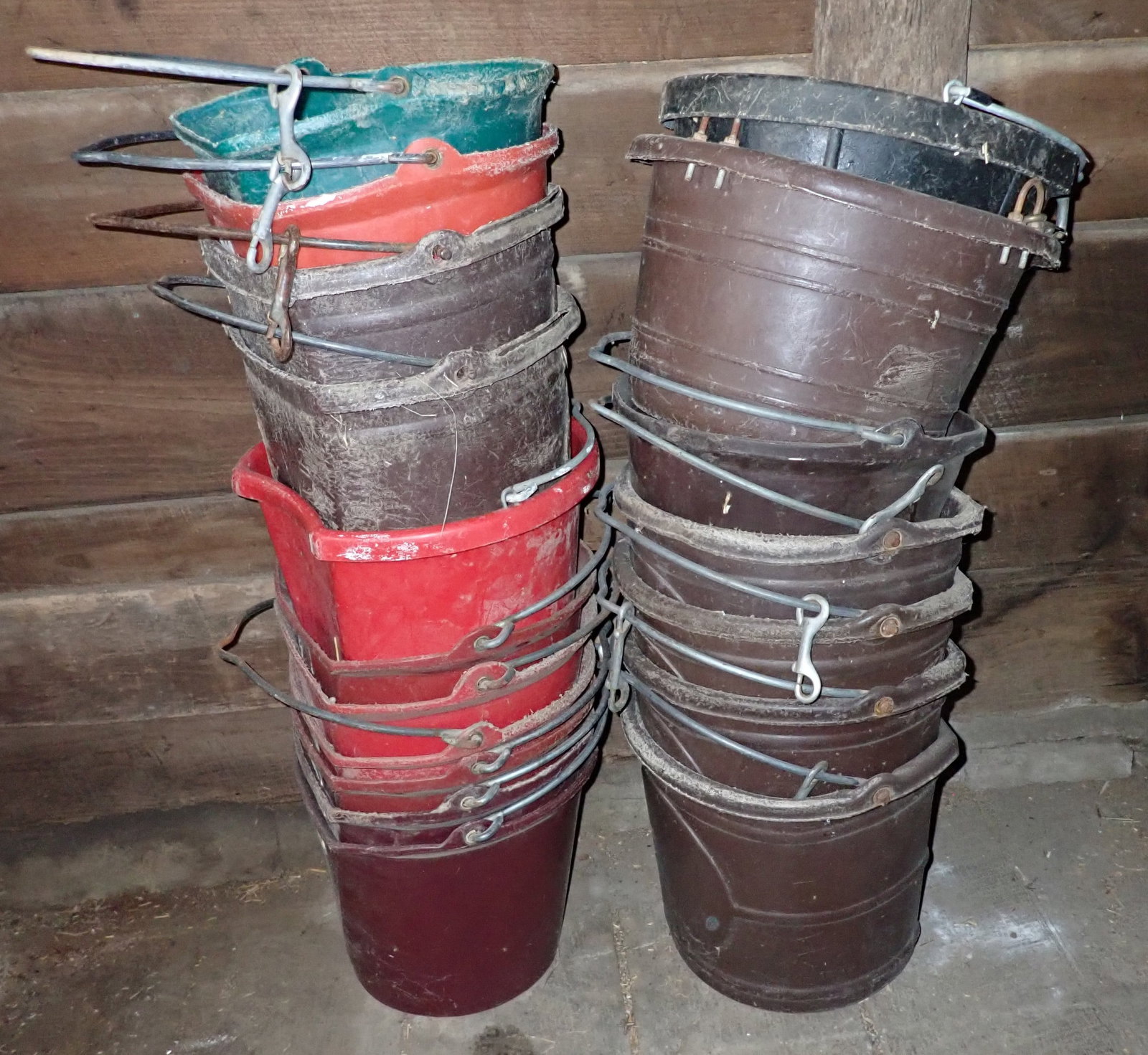 Used Feed Buckets: NO in house shipping !