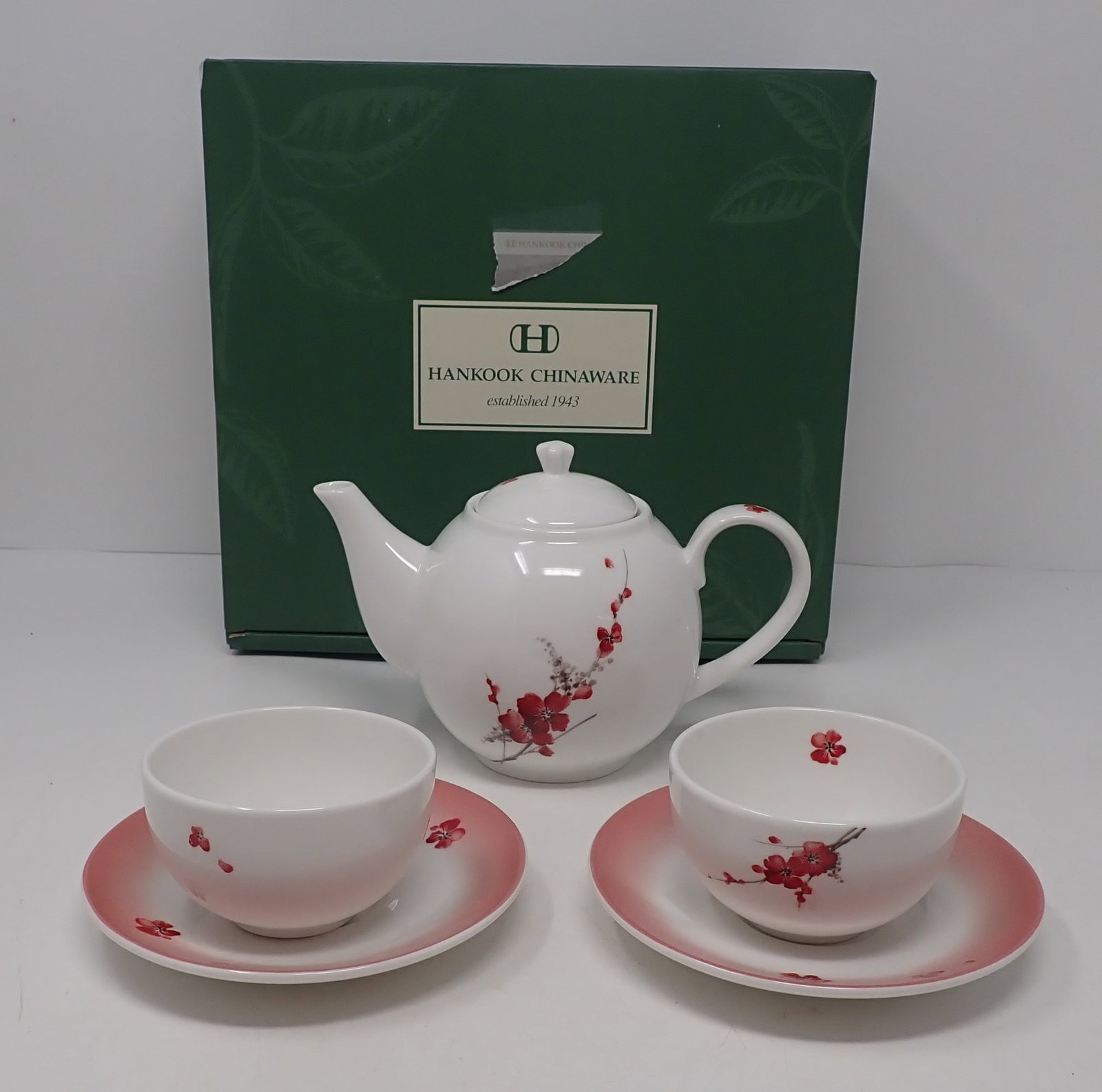 Hankook Nana Teapot , Cups , & Saucers: Teapot is approx 4 1/2" tall. Shipping available