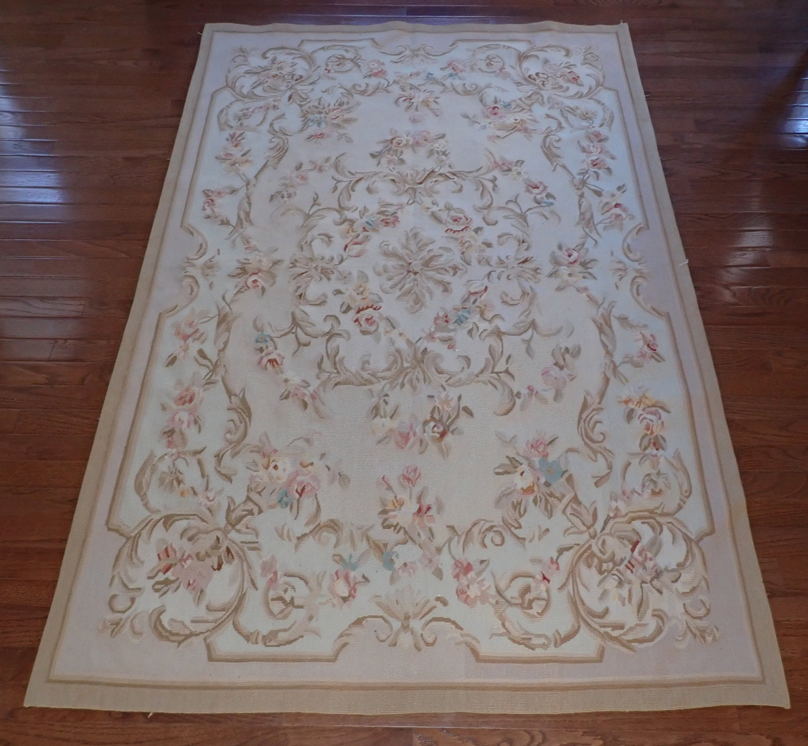 FineWoven Area Rug: Approx 47 1/2" x 74". Shipping available