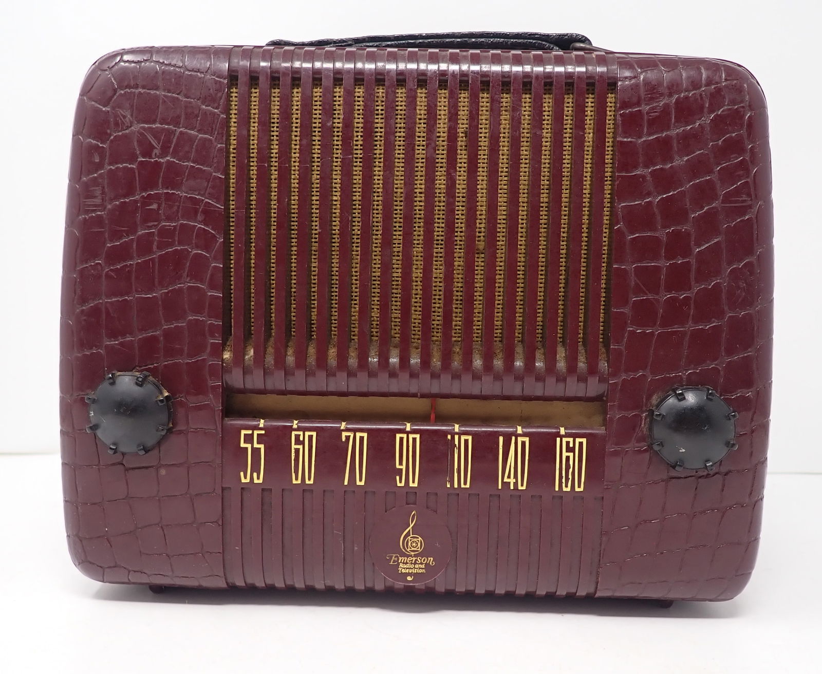 Emerson Bakelite Radio (1 of 8)