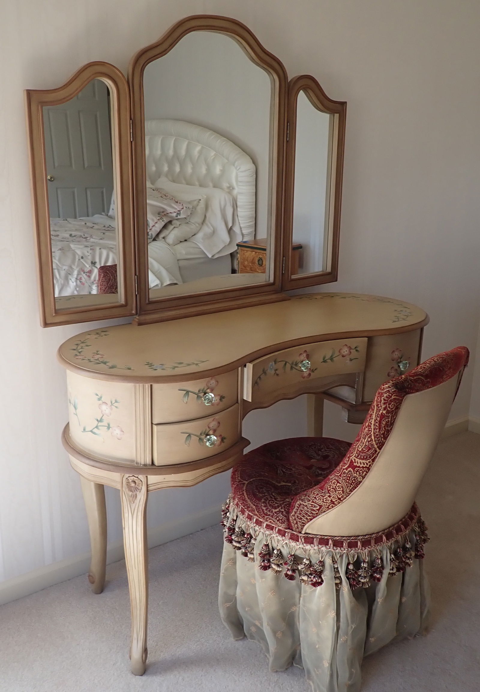 Floral Painted Vanity Stand w/ Three Panel Mirror (1 of 5)