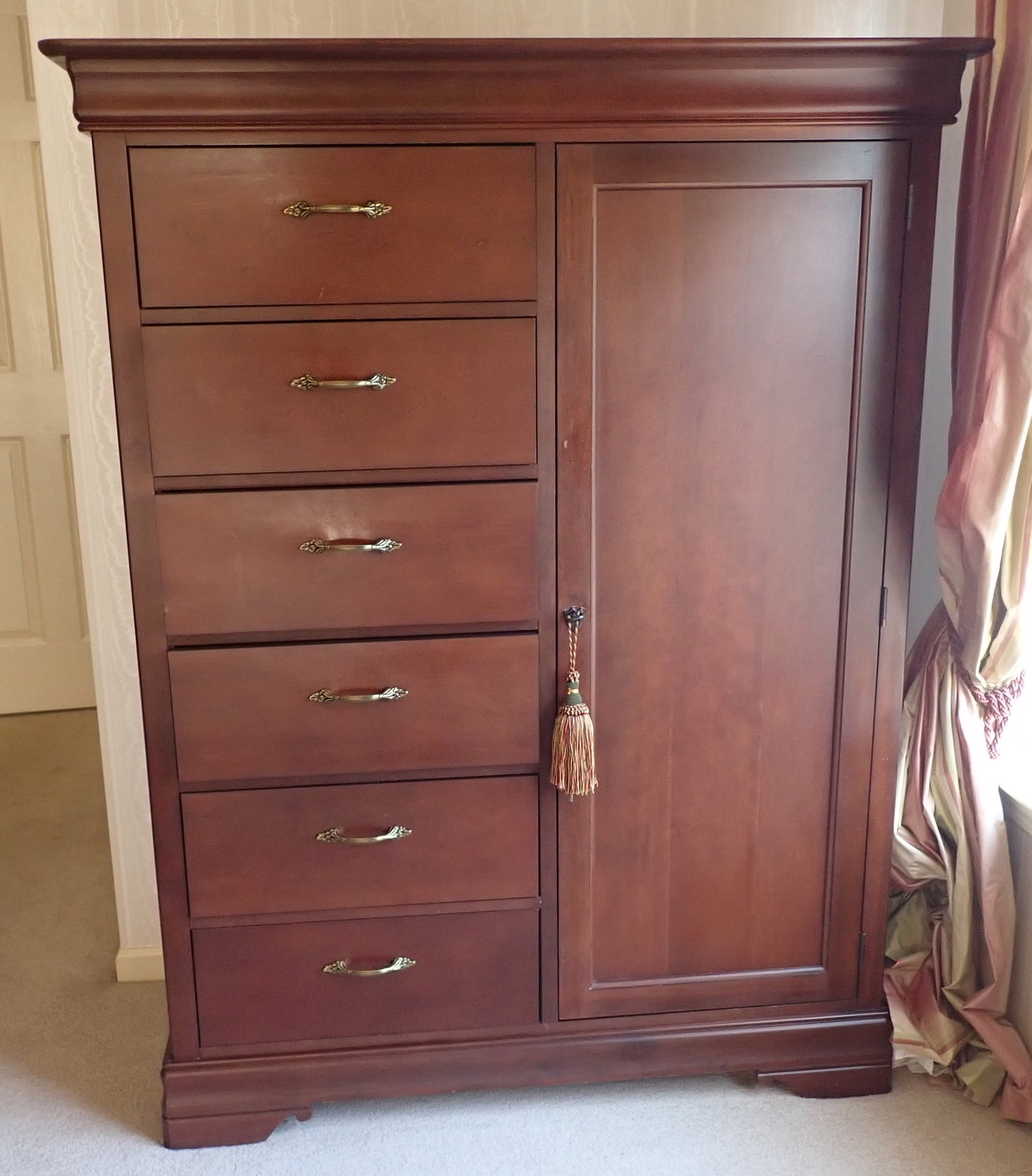Broyhill Dresser: Apprx 20" x 48" x 61 1/2" tall. No in house shipping ! This will be moved into the garage for easy pick up. Bring proper help to load !