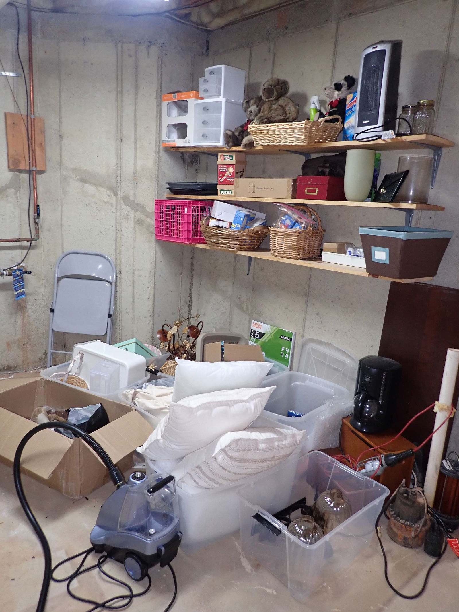 Partial Room Contents (1 of 10)