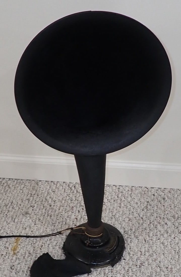 Radiola Loudspeaker (1 of 5)