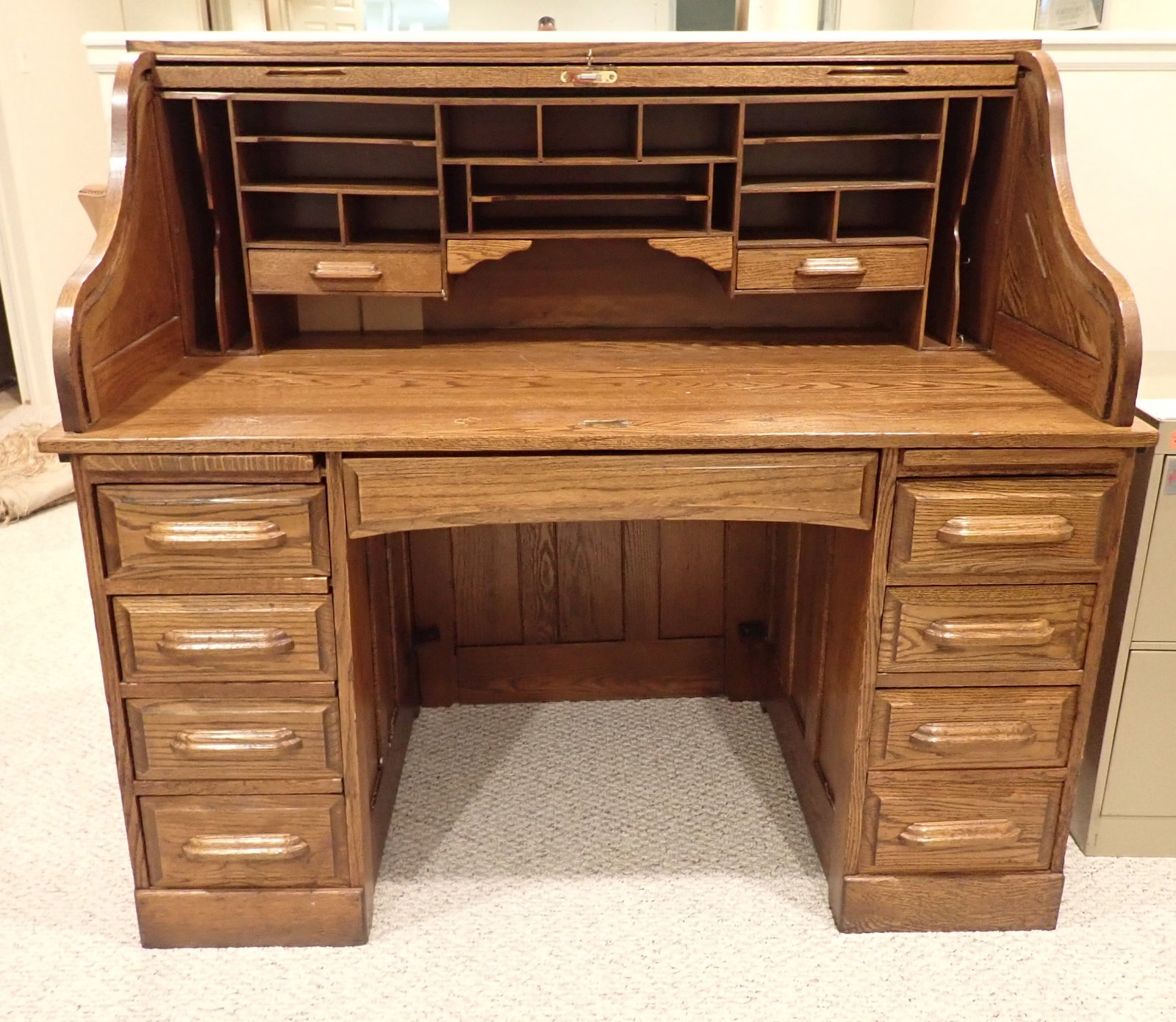 Richardson Leeds & Bradford Rolltop Desk: Approx 30" x 53 5/8" x 47 5/8" tall. NO in house shipping ! Bring proper help to remove.