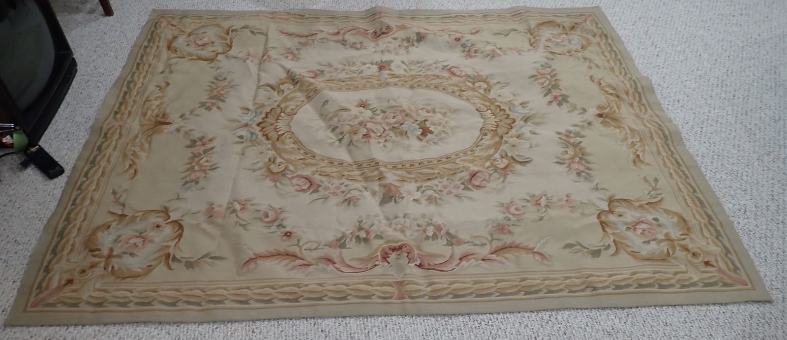 Floral Area Rug (1 of 4)