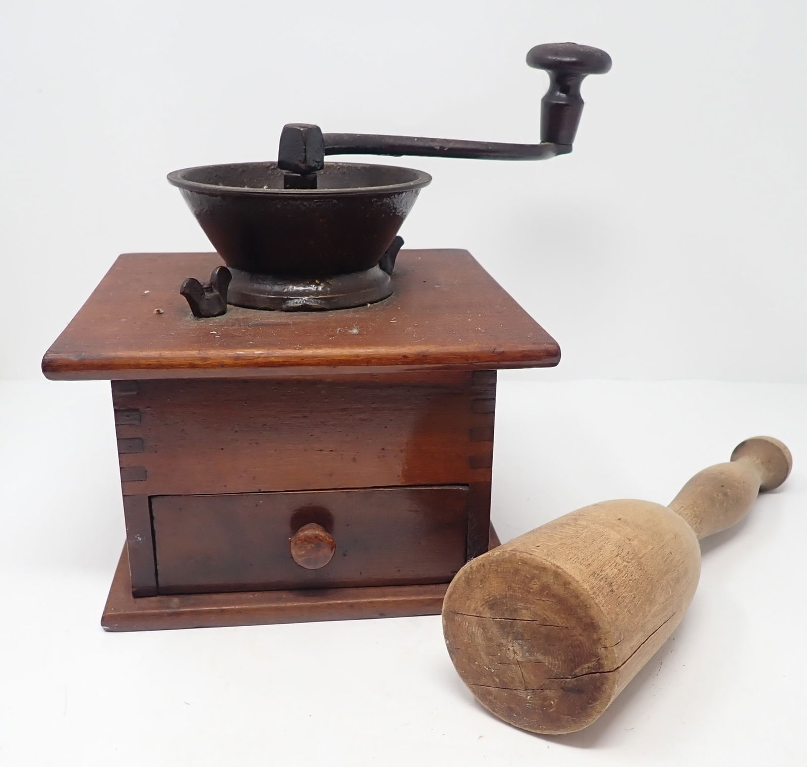 Laptop Coffee Grinder & Wooden Masher (1 of 6)