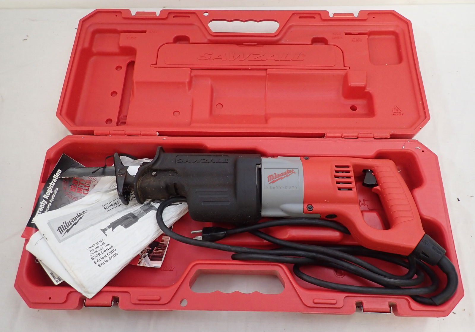 Milwaukee Heavy Duty Sawzall (1 of 3)