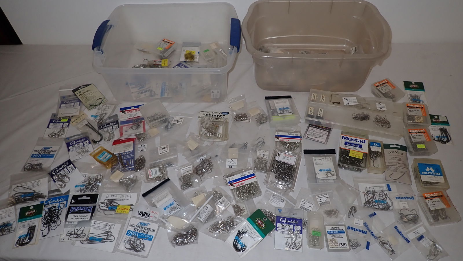 Large Lot of Fishing Hooks incl Fly & Salt Water (1 of 13)