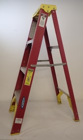 Werner 4' Fiberglass Commercial Step Ladder