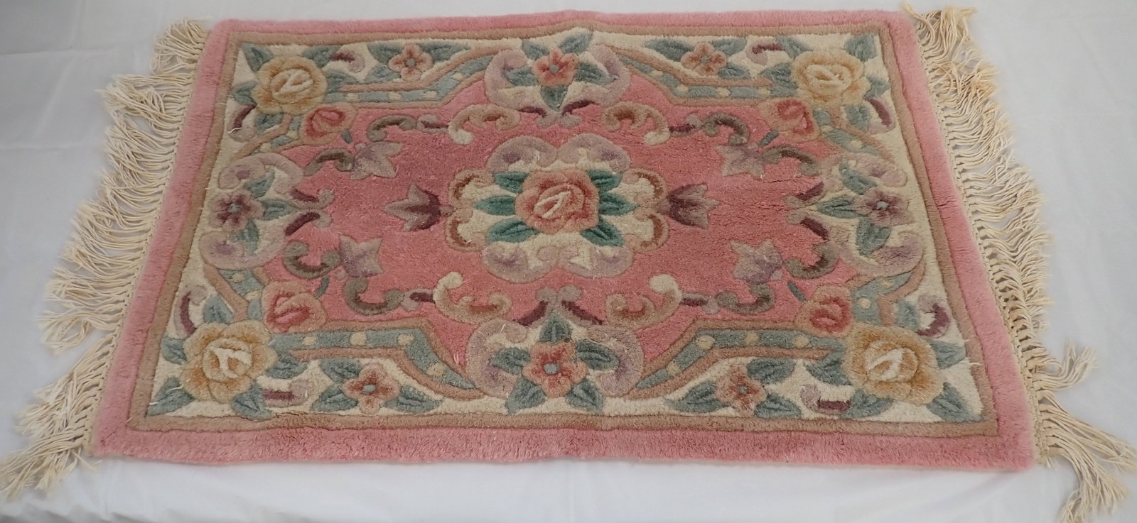 Area Rug: Approx 23" x 36". Shipping avialable