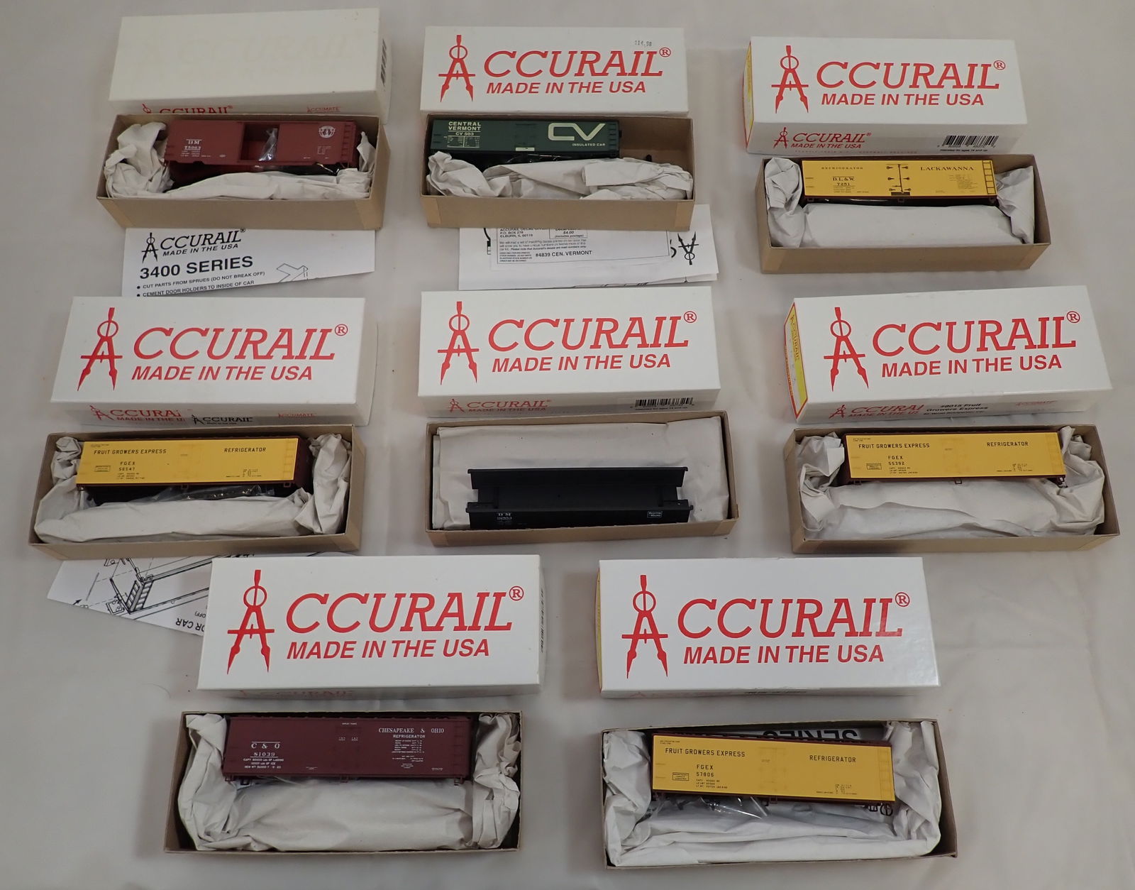 Accurail HO Scale Train Car Kits (1 of 8)