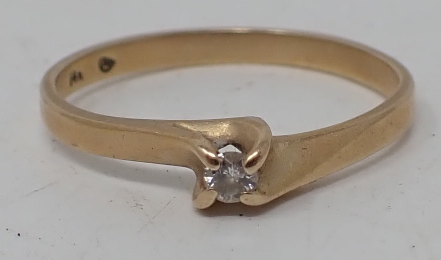 14k Gold Ring w/ Stone (1 of 4)