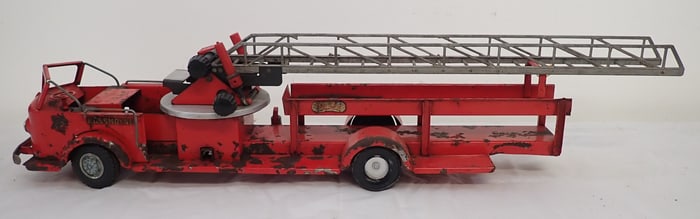 Doepke Model Toys Rossmoyne Firetruck