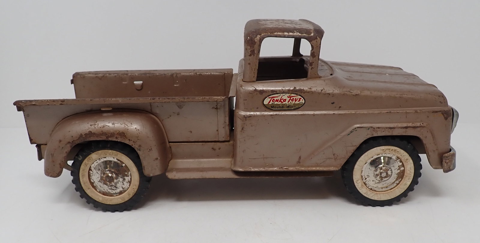 Tonka Toys Pickup Truck: Approx 12 3/4" long. Shipping available