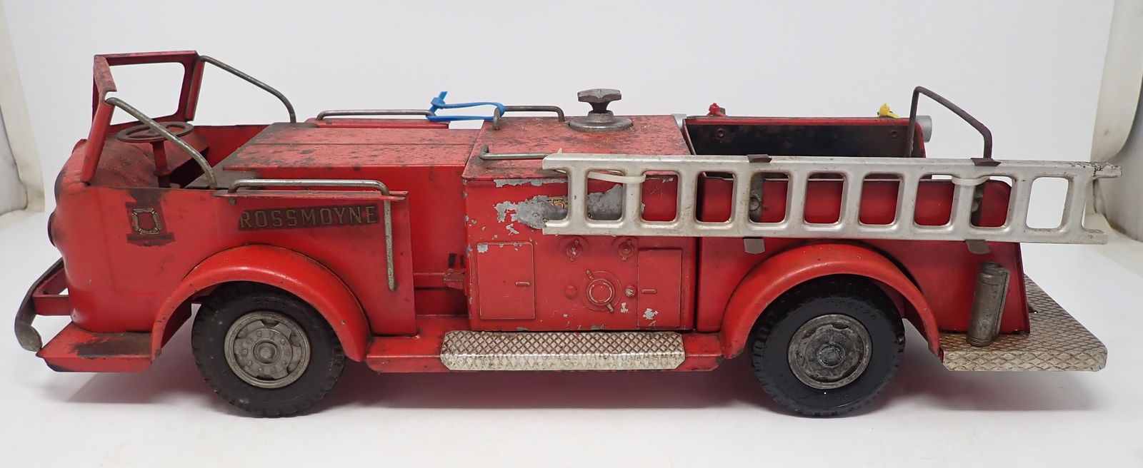 Doepke Model Toys Rossmoyne Firetruck (1 of 5)