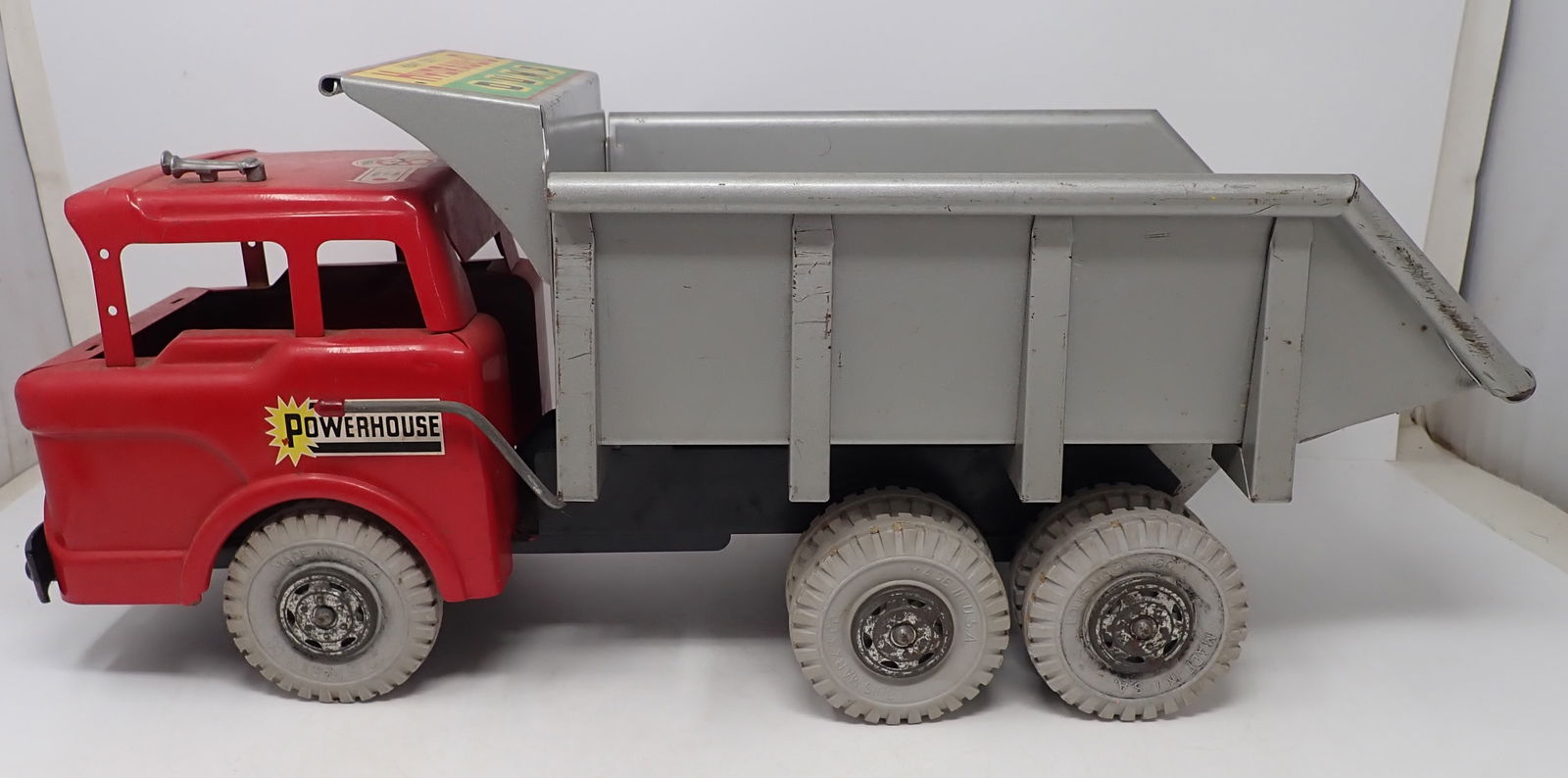 Marx Powerhouse Hydraulic Dumptruck (1 of 7)