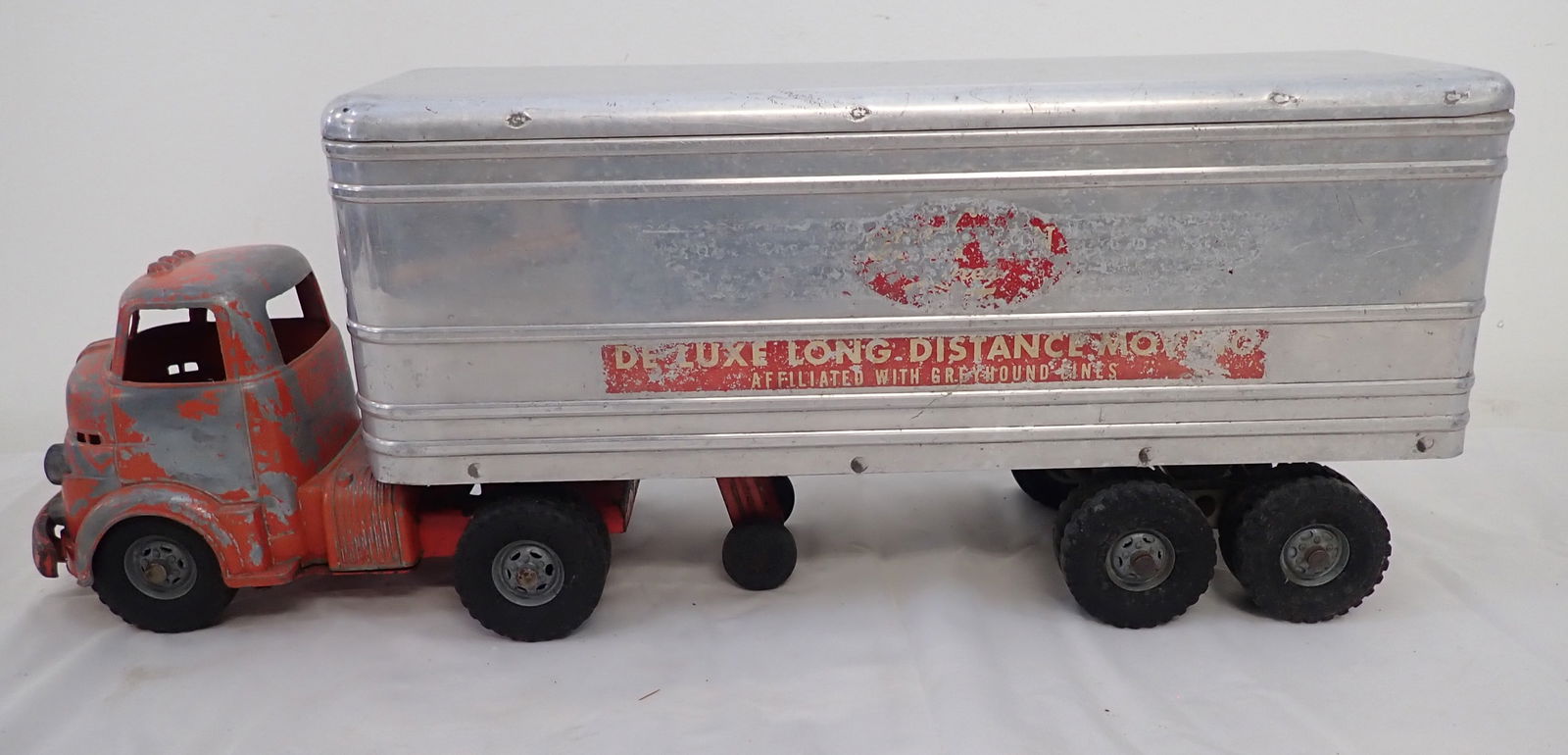Wyandotte Deluxe Long Distance Greyhound Tractor Trailer (1 of 6)