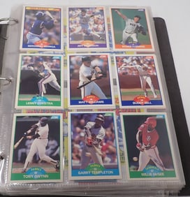 Mixed Lot of Baseball Cards