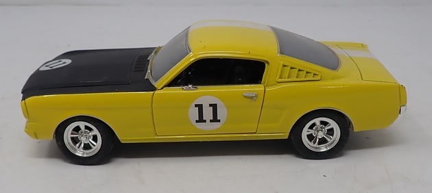 Johnny Lightning 2005 Ford Mustang