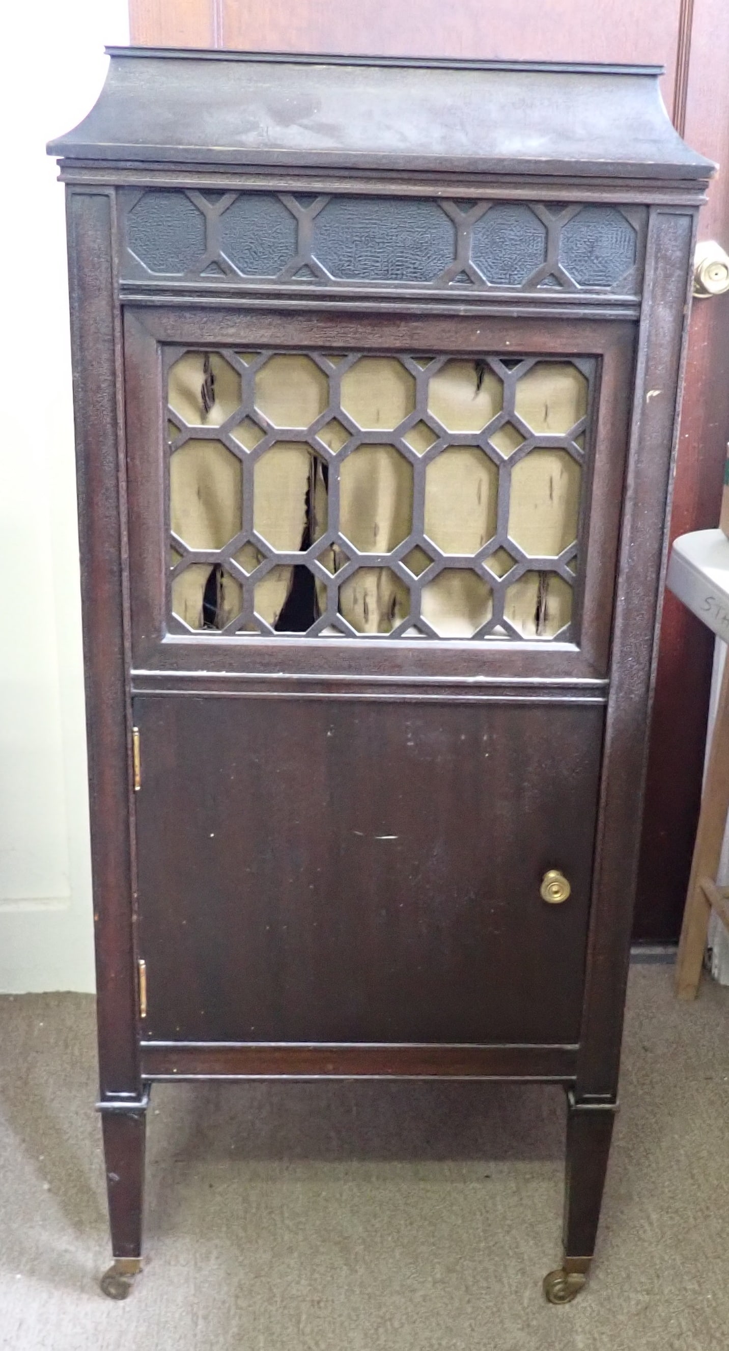 Edison Disc Phonograph S 19 w/ Discs (1 of 10)