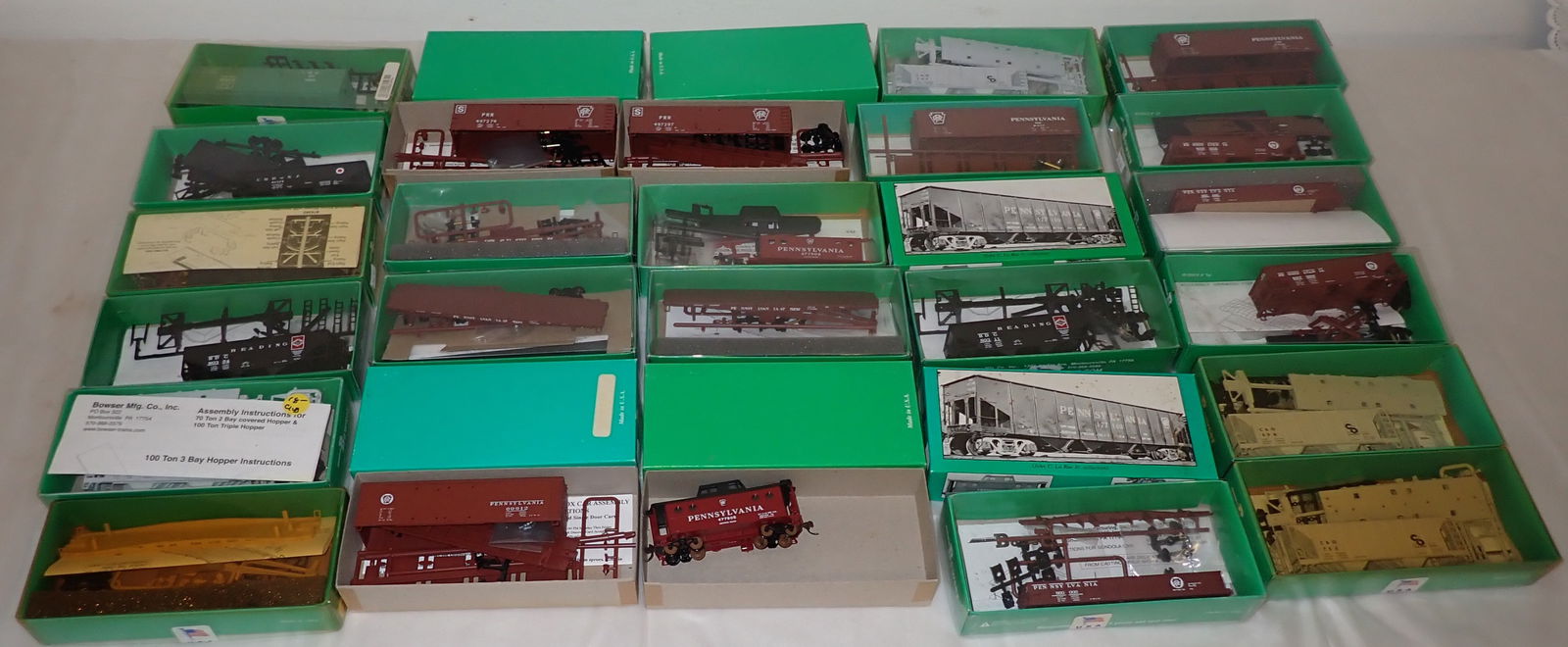 Bowser HO Scale Train Model Kits (1 of 11)