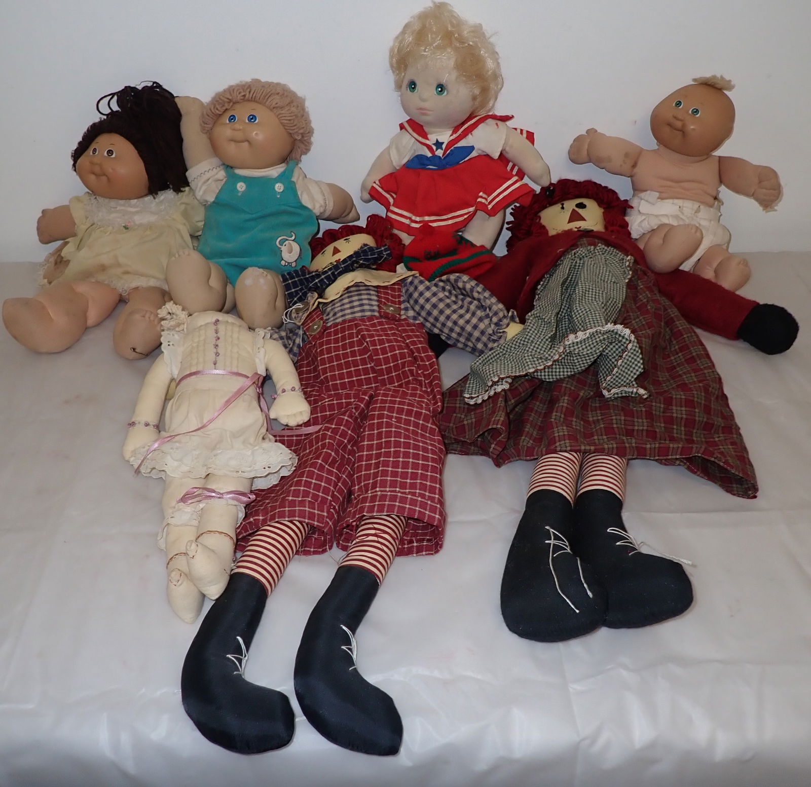 Raggedy Ann / Andy , Cabbage Patch , & Misc Dolls (1 of 6)