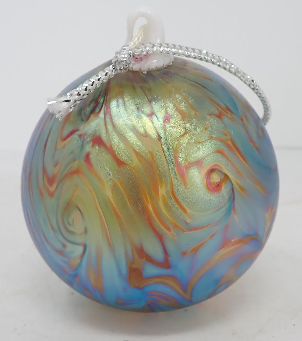 Art Glass Christmas Ornament: Approx 3" in diameter. Shipping available