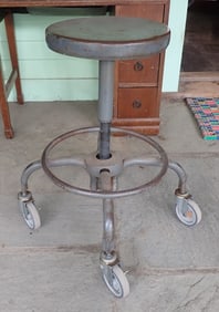 Ajusto Industrial Stool