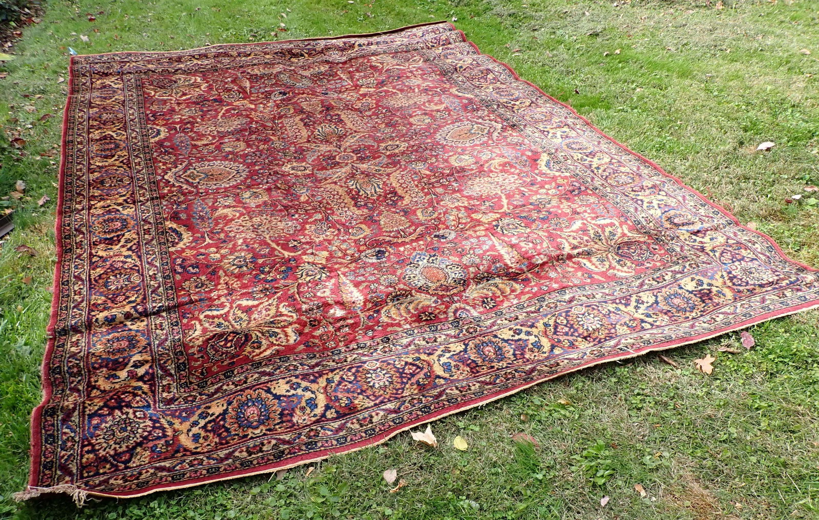 Oriental Room Size Rug: Approx 8'7" x 11'8". No in house shipping !