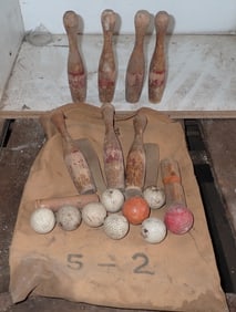 Golf Balls , Wooden Pins , & Bag