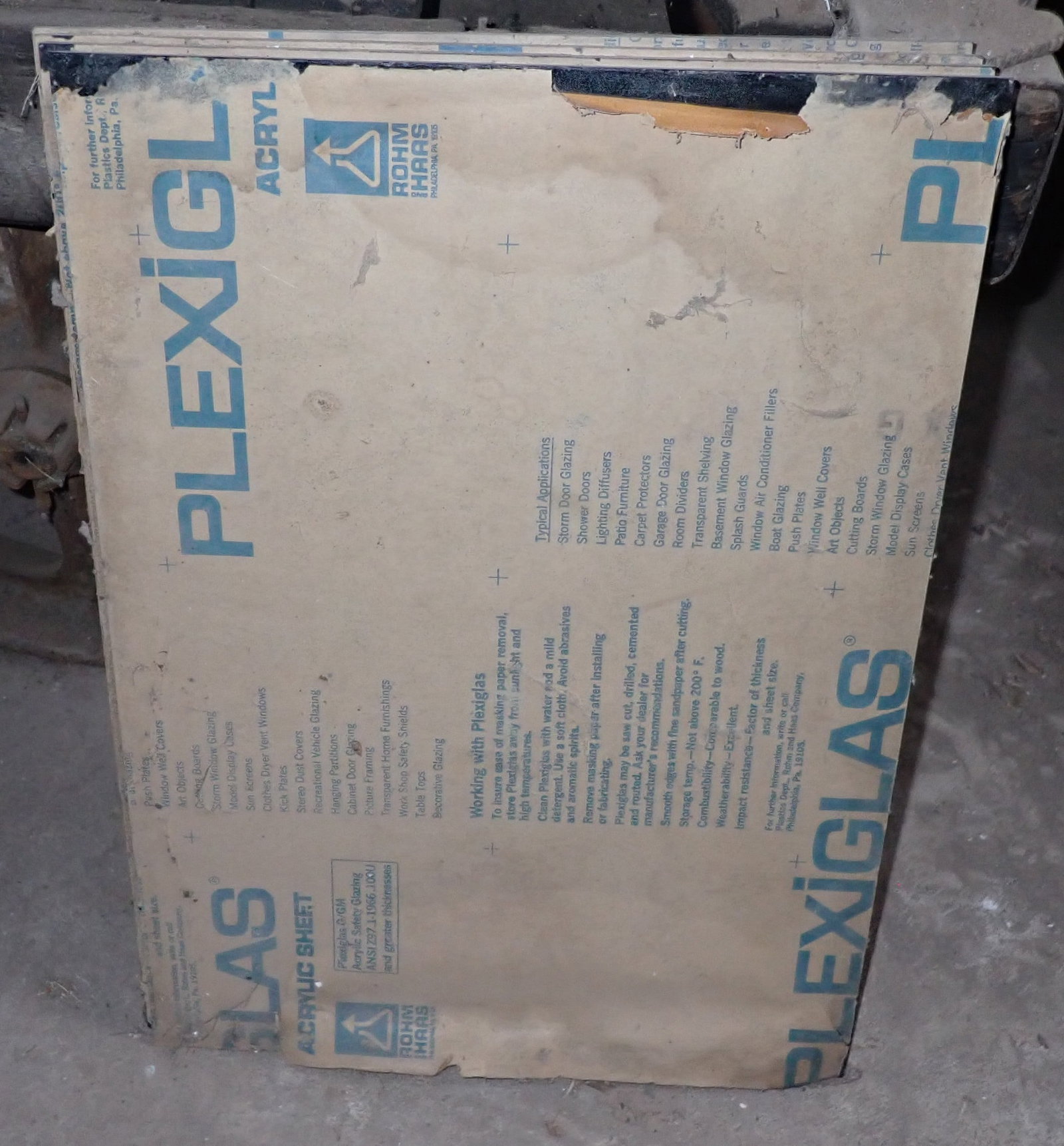 4 pcs Dark Plexiglas: Apprx 1/4" x 14 5/8" x 20 1/4". Shipping available