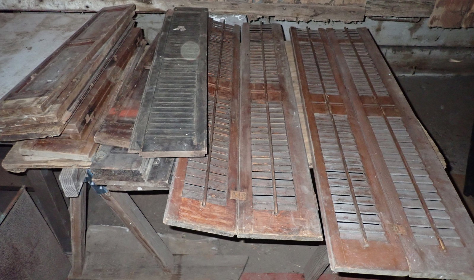 Shutters: Shutters on right are approx 15 3/4" (opened) x 53 1/2" long. No in house shipping !