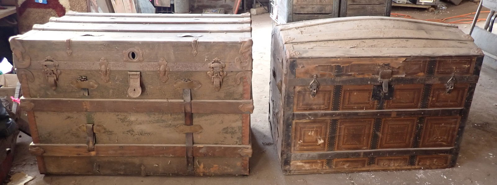 Flat Top & Dome Top Trunks (1 of 5)