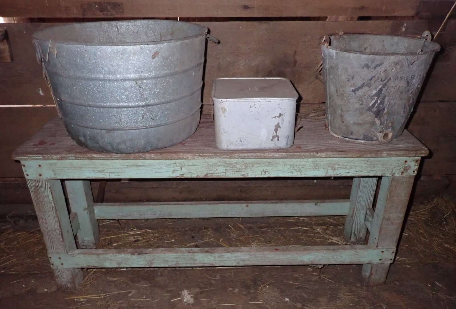 Bench w/ Galvanized Tubs & Aluminum Pan: Bench is apprx 12" x 44" x 20 1/4" tall. No in house shipping !