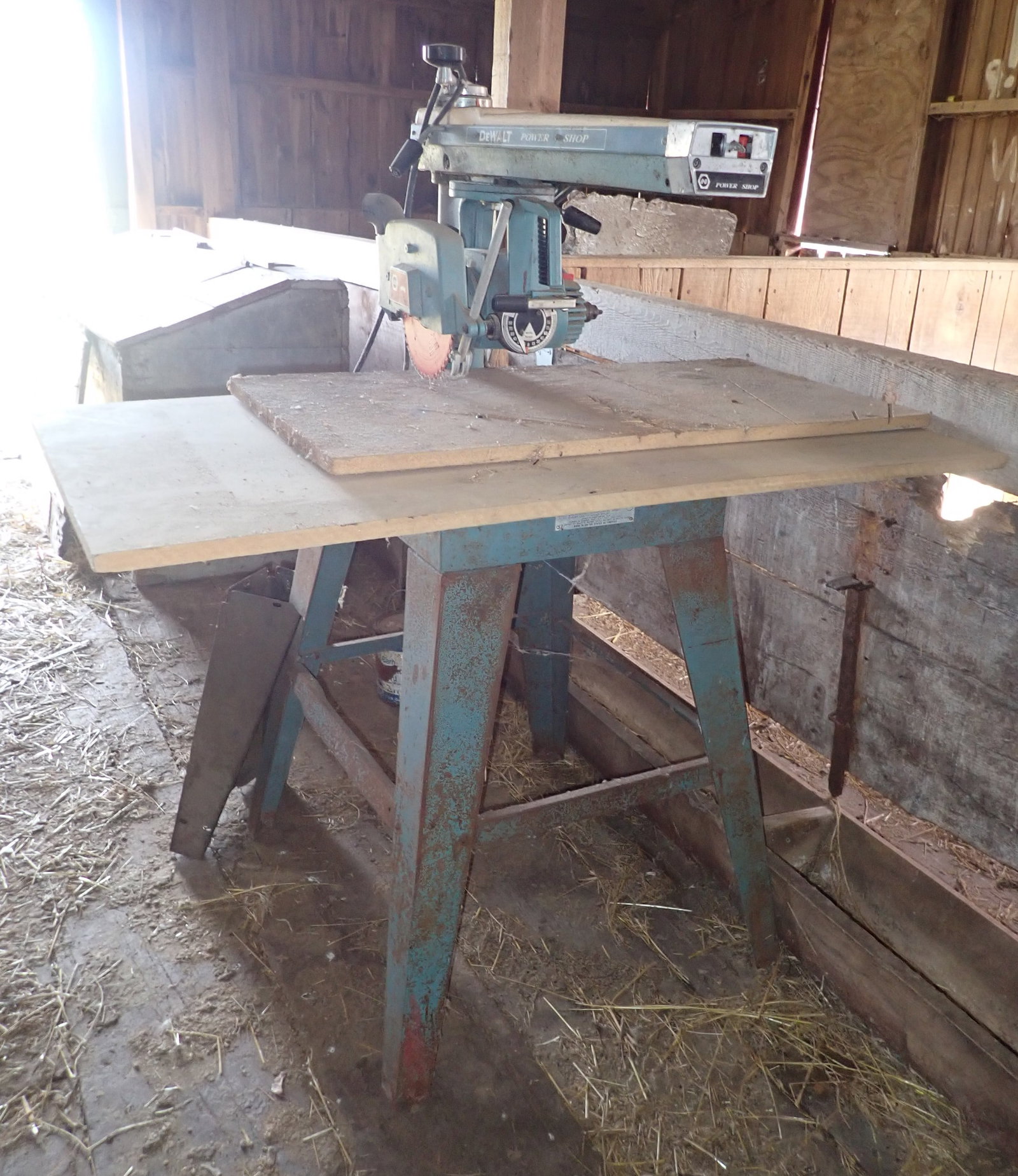 Vintage Black & Decker Dewalt Radial Arm Saw: NO in house shipping ! Bring proper help to load !